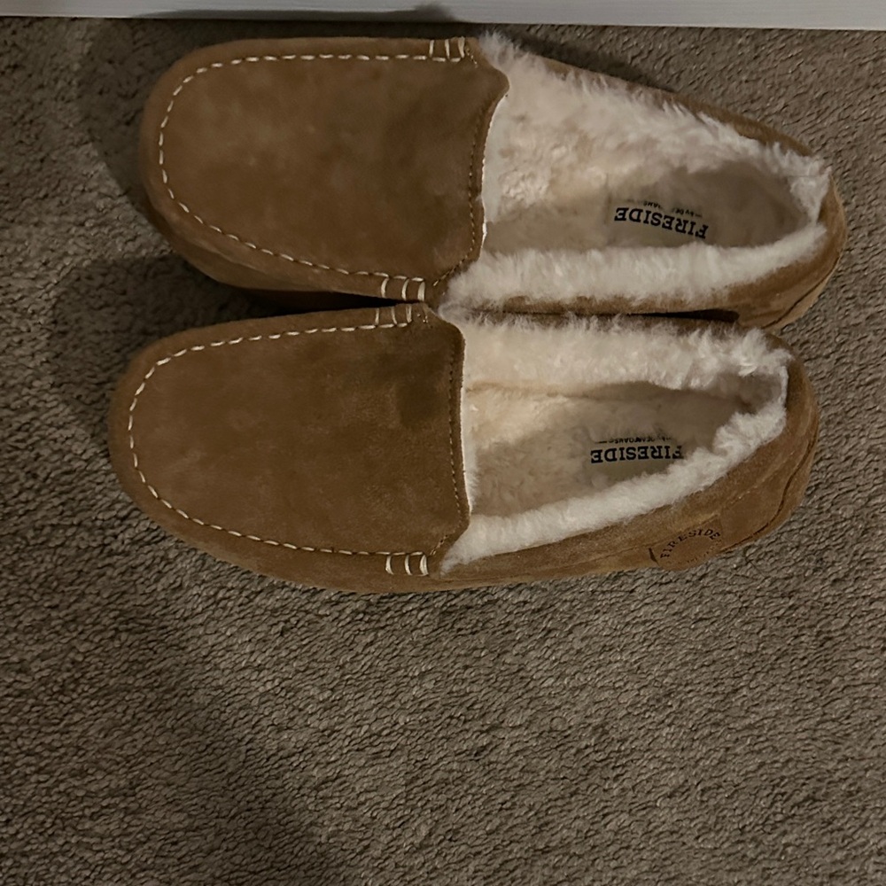 Women's Tan Suede Slippers. New without tags